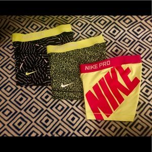 3 pairs of Nike pro size XS spandex!